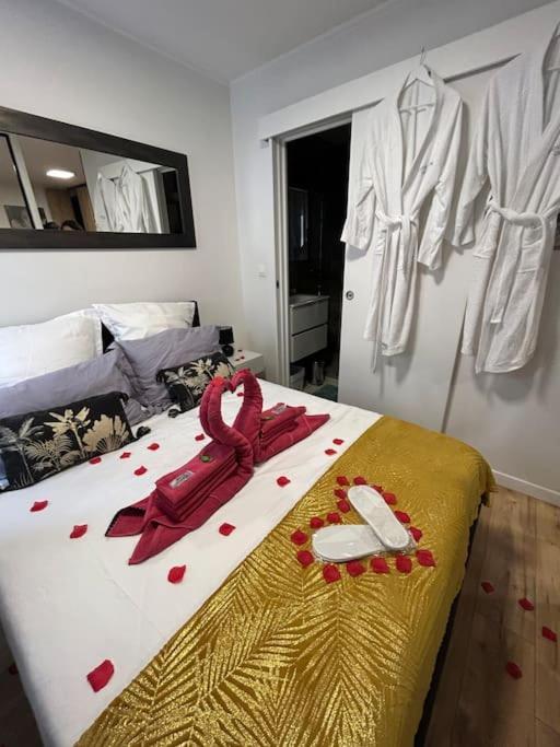 Love Room A Cannes - Appartement 25M2 Pour 2 Personnes Avec Un Jacuzzi Prive Bagian luar foto